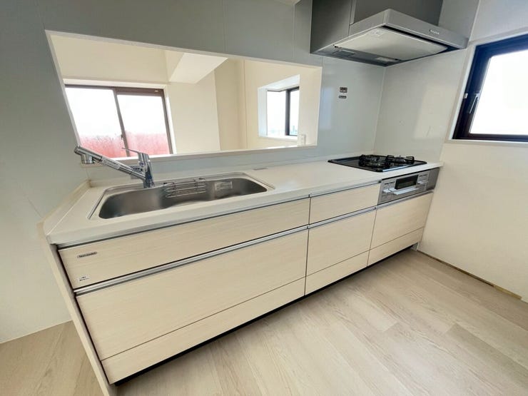 システムキッチンも新しくなりました。