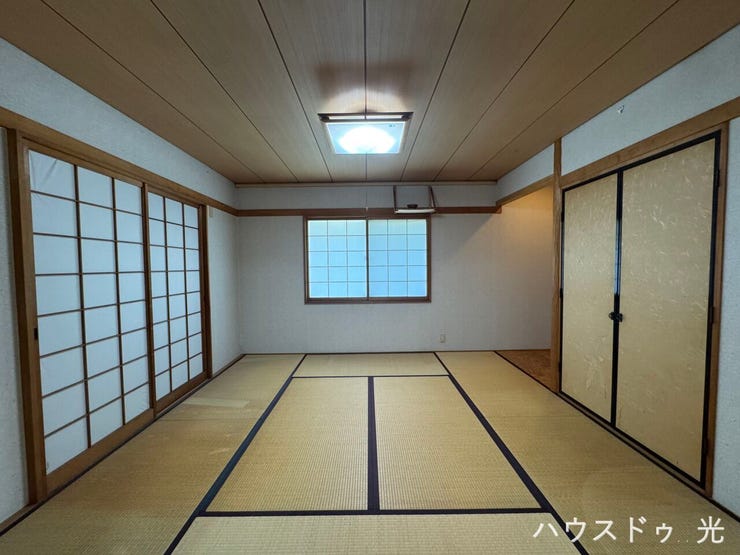 ■□■1階和室8帖■□■南向きの日当たり良好な開放感のある和室。お昼寝に最適な空間です♪