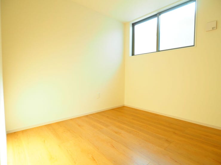 白を基調とした明るく清潔感のあるお部屋。