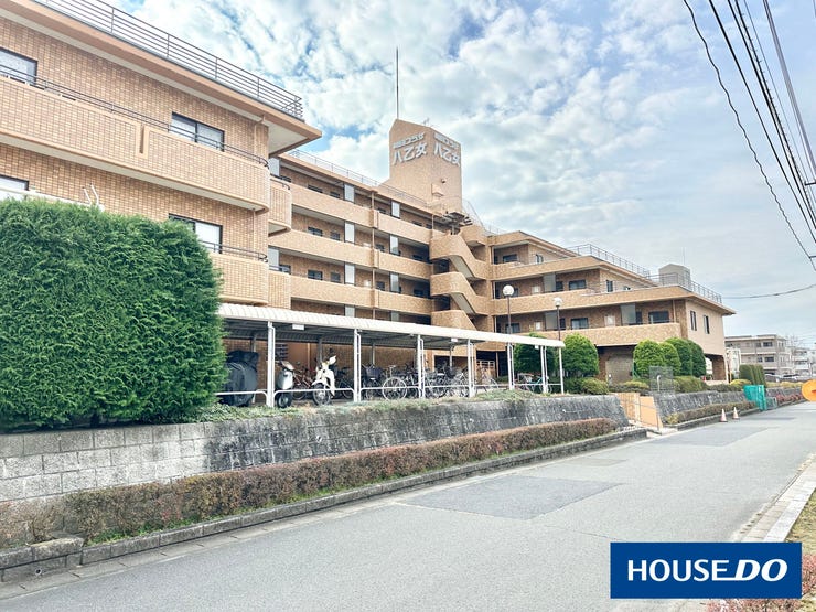 【外観】
生活環境充実の八乙女エリアに南向きリノベーション物件が登場♪安心のオートロック付き♪