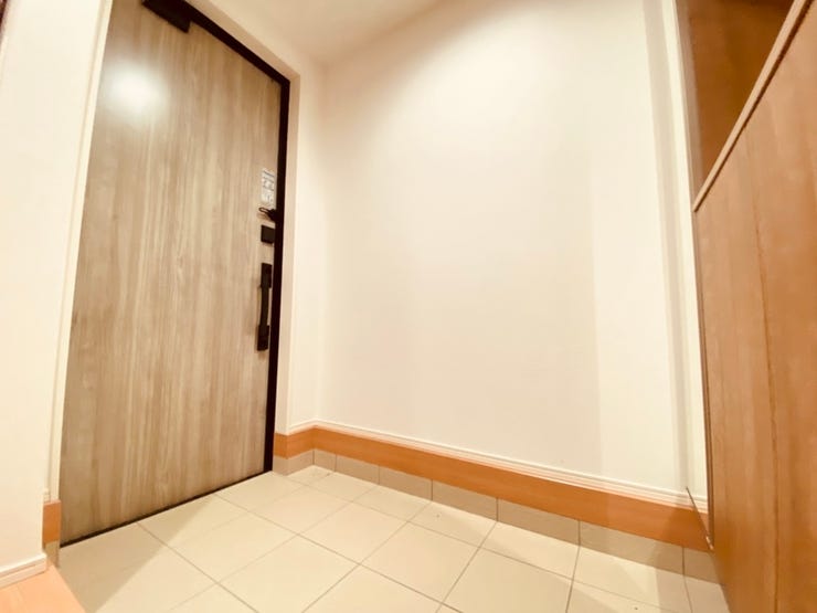 広々玄関で嬉しい!ベビーカー等置いてもスペース余裕