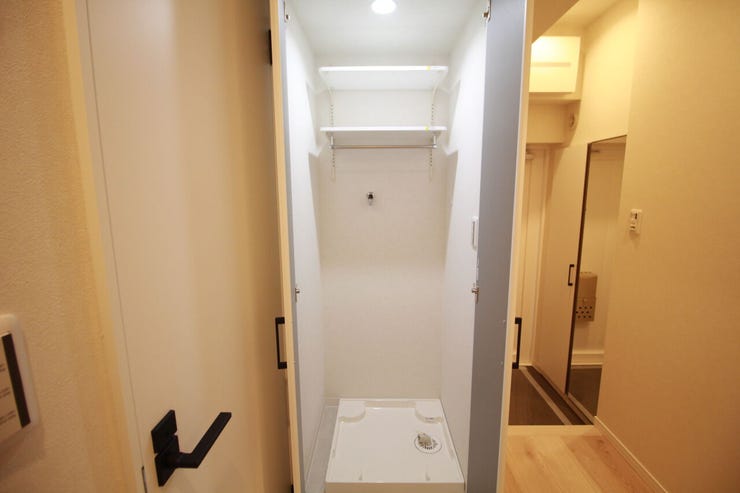 【洗濯機置場】上部には収納スペースがあります♪