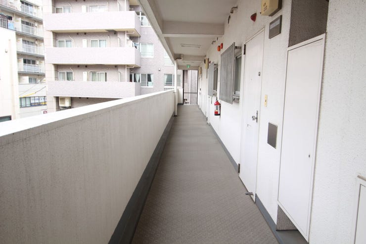 共用廊下も綺麗に管理されています。