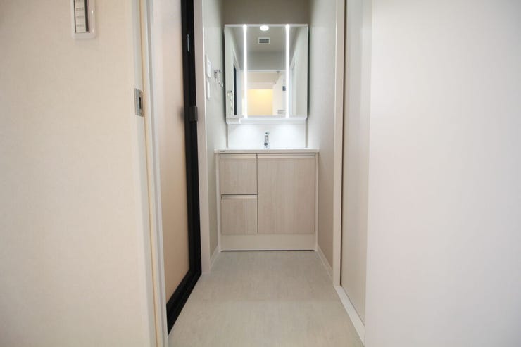 洗面所は小さなプライベートスペース。爽やかなスペースになるように設計されています。