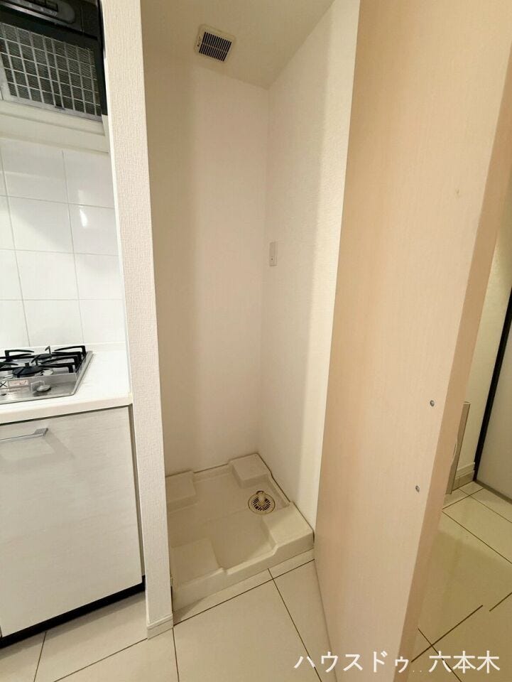 キッチン横にスッキリ収納