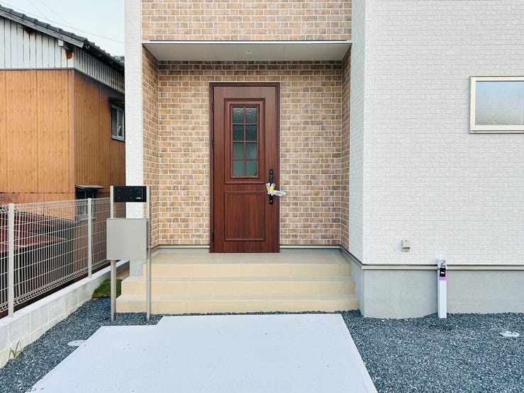 ◇外観から見たお洒落な玄関♪