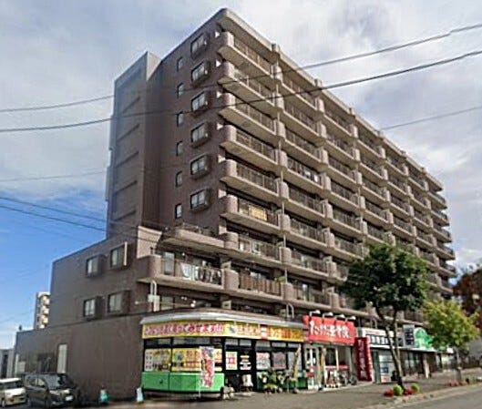 【外観】
【外観写真】
〇駐車場(敷地内空き有り)
〇ペット飼育相談可能
〇トランクルーム有