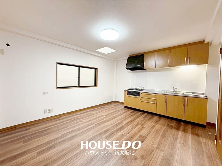 【外観】
■リビングにはトップライトを採用!
■自然の光が差し込む明るく開放的なリビングは家族が自然と集まるあたたかい空間になりそうですね♪