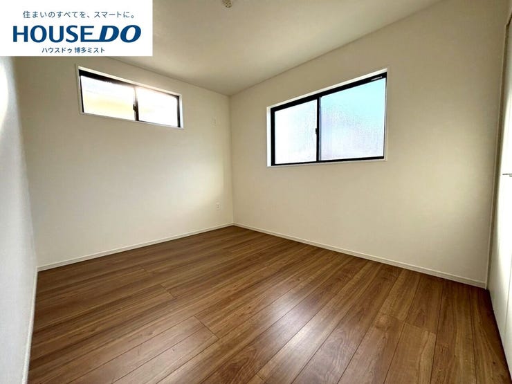 【家族のお部屋】2面採光の明るいお部屋。お子様の成長に合わせたレイアウトを作りやすくなっています。