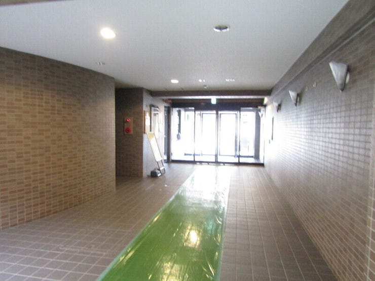 落ち着きある雰囲気のエントランスホール。毎日の暮らしに心地よさをプラスします。