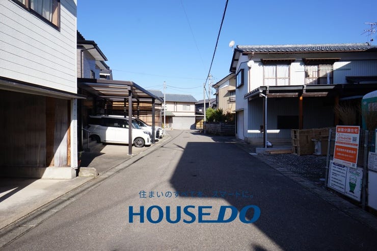 前面道路は幅約5.8mございます♪