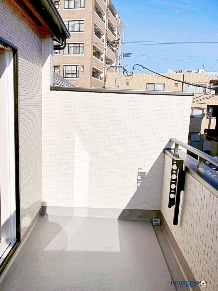 洗面室と同じ階にあるため、重い洗濯物の持ち運びも不要。家事を劇的に楽にする理想の配置です。