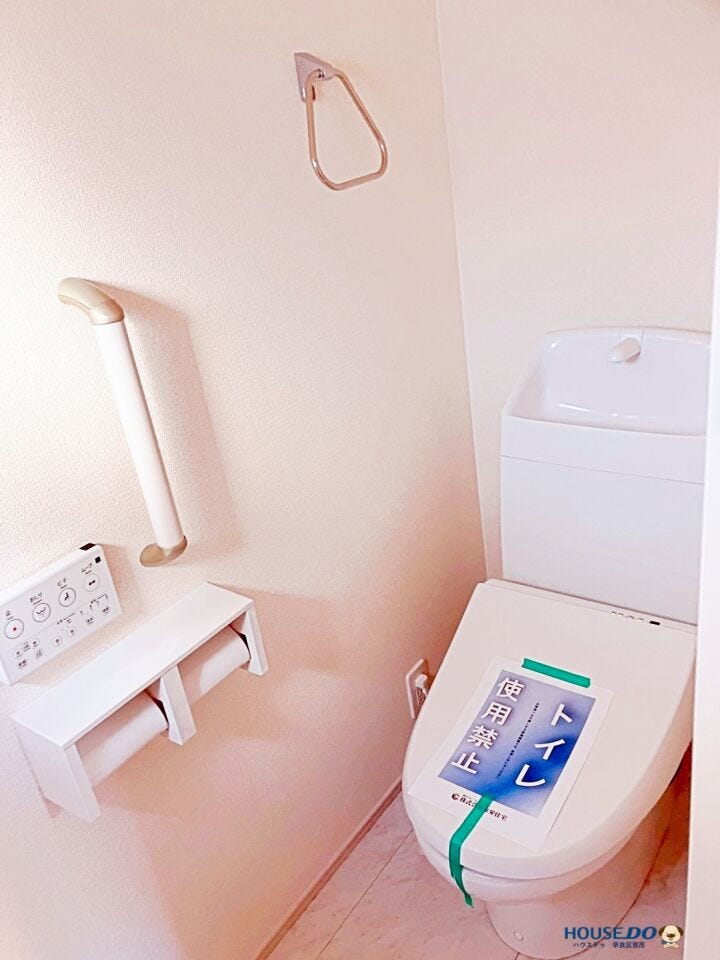 毎日使う場所だからこそ清潔感と機能性を重視。手洗いしやすく節水タイプを採用。