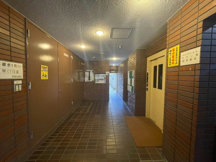 防犯カメラもあるセキュリティ面でも安心のロビーです