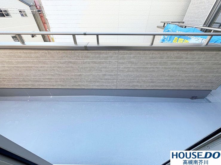 バルコニーには洋室7.87帖と洋室6.0帖からアクセス可能です。