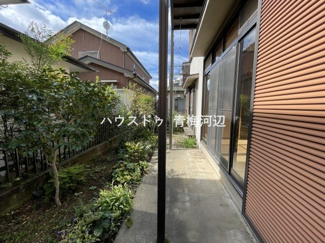 庭:四季折々の植物を育てて楽しむ暮らしが出来そうですね。