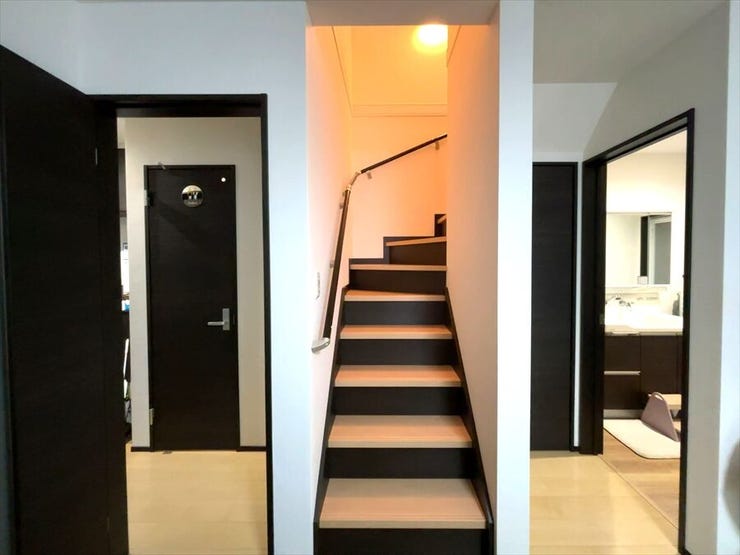 リビング階段で自然とコミュニケーションを育みます。