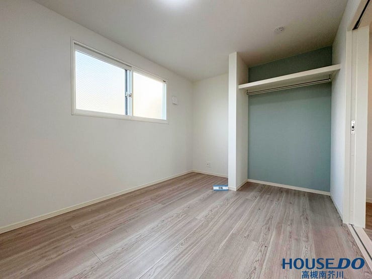 2階南側の洋室です。約6帖(CL含む)あります。