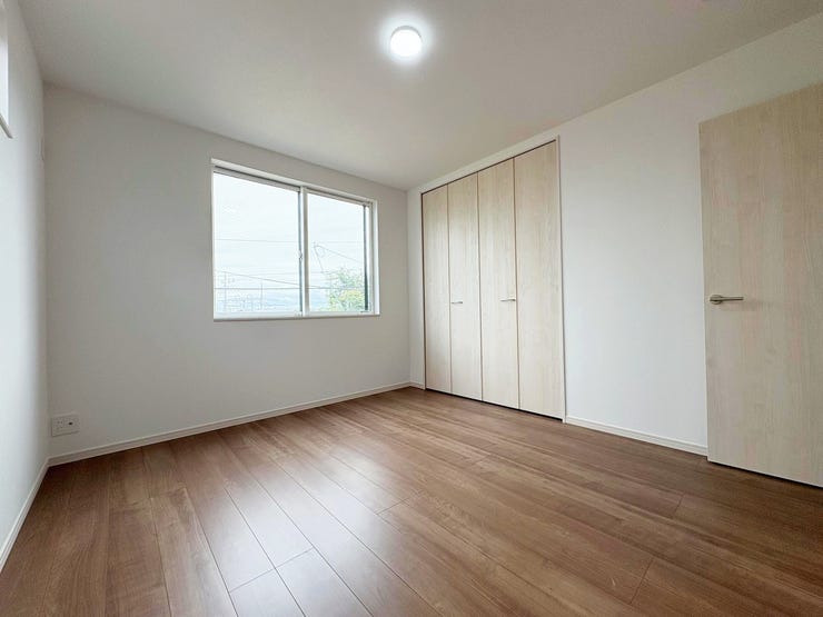 3階南側にあります。約7帖