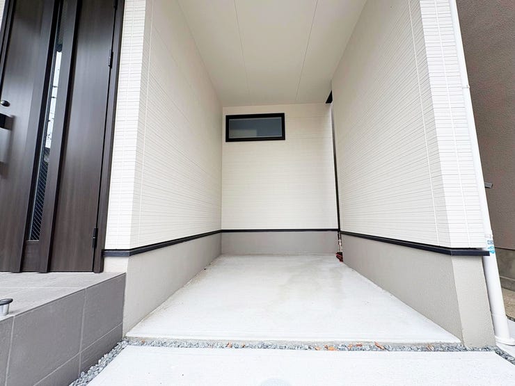 ビルトインガレージでお車にもやさしいお家です