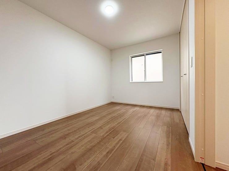 3階北側にあります。約6.7帖