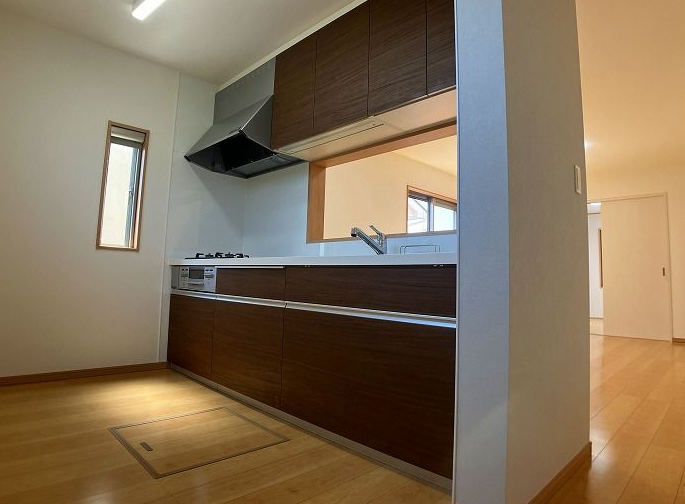 上部収納付きカウンターキッチン