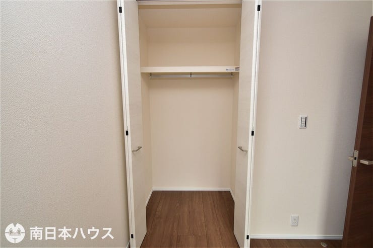 【洋室6帖の収納】