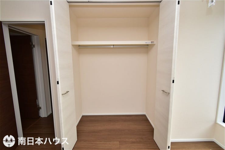 【洋室6帖の収納】
