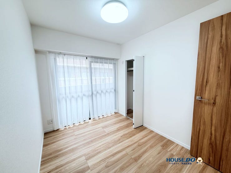 お子様のお部屋にもおすすめの5帖洋室。
クローゼットも完備!!
成長に合わせて自由にレイアウトを楽しめます