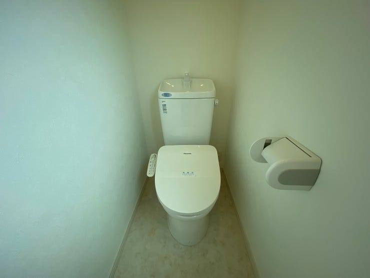 【restroom】
1階と2階にトイレがあり、朝の忙しい時間帯も安心です♪