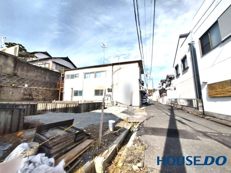 前面道路は見通しが良く安心です。