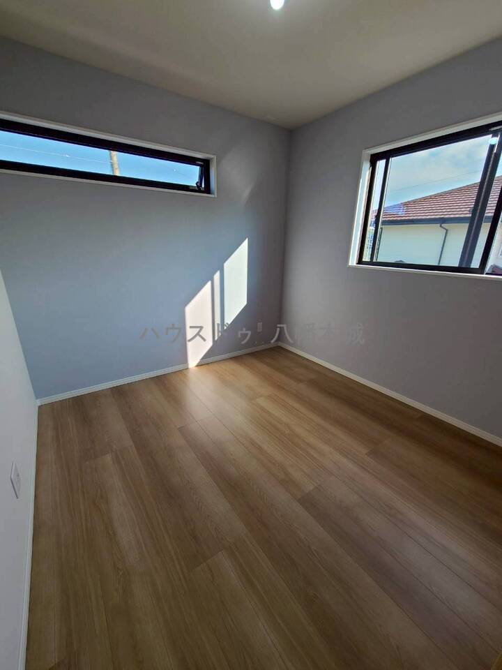 2階の洋室です