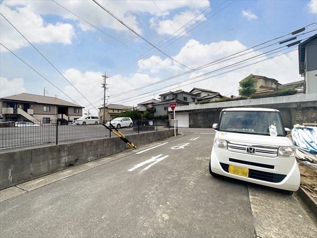 ・スーパーヤマダイ うばこ店まで徒歩7分(約530m)
・スギドラッグ 姥子山店まで徒歩9分(約670m)