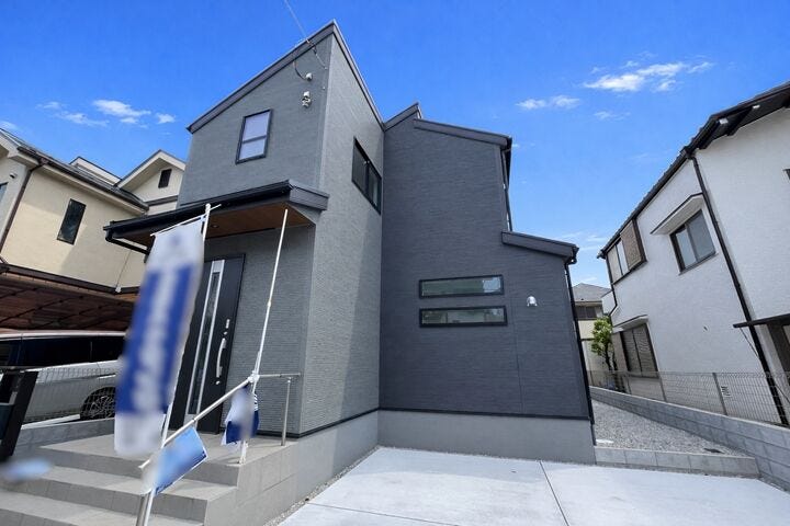 3LDKの間取り、駐車は2台可能です。山田小学校まで徒歩8分とお子様の通学も安心です。