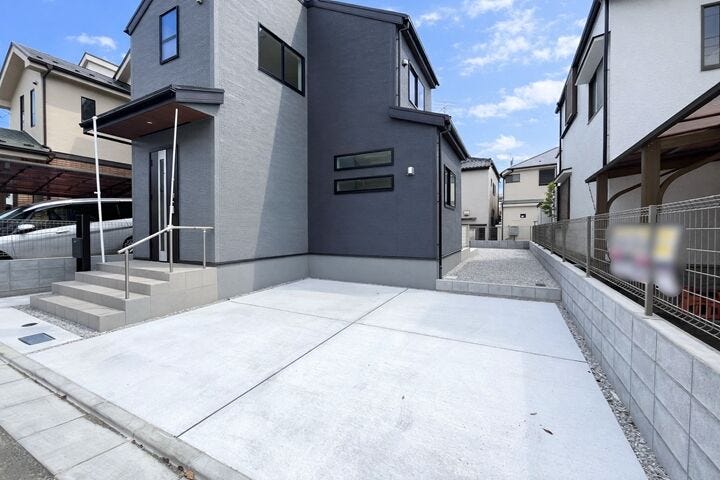 駐車場:並列で2台駐車することができます。お友達が来た時に入替不要なのはうれしいですね。