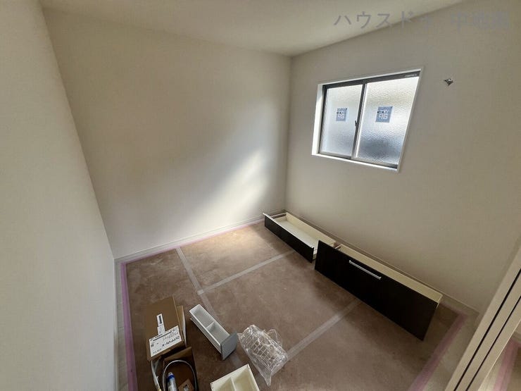 (未完成)キッズスペースとしても利用できるリビング横4.5帖の洋室♪