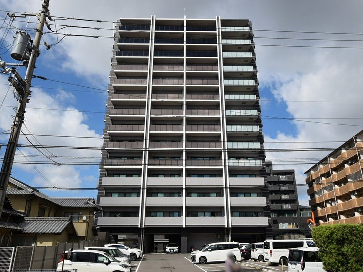 外観を東側より撮影