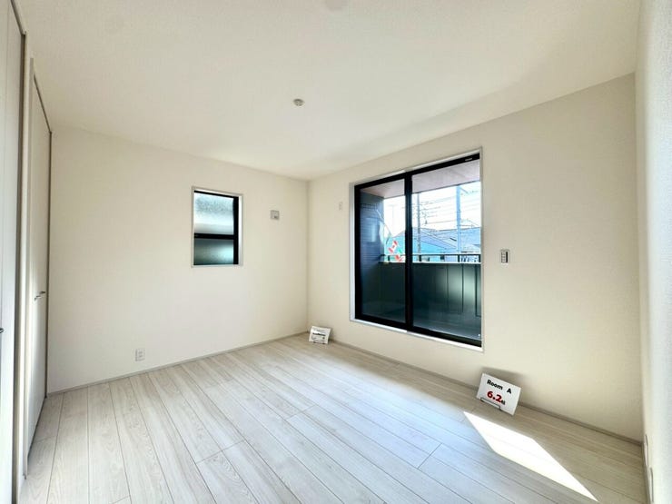 【Bedroom】ナチュラルな内装で、リラックスできる空間。寝室や書斎にも最適です。