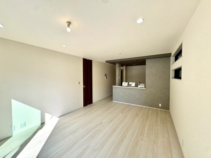 【Living】広さと明るさにこだわったリビング。家族とのコミュニケーションが弾む空間です。