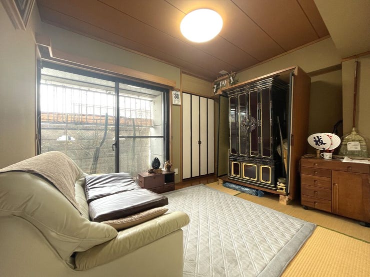 ◇和室◇
心を落ち着かせてストレスを癒やしてくれる和室。お茶を飲んでくつろいだり昼寝をするスペースとしてもおすすめです。畳は通気性が良く断熱性と保温性に優れ、湿度調整効果もあります。