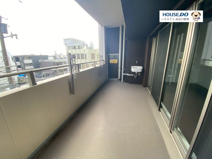 南東向きのバルコニーです♪