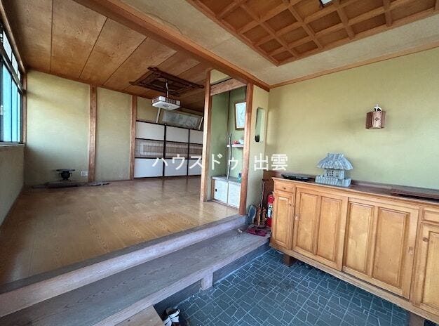 広々した玄関なので買い物の後荷物をたくさん置いても大丈夫です。