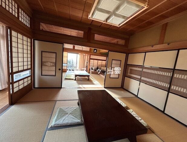 続き間になる和室です。広いです。
