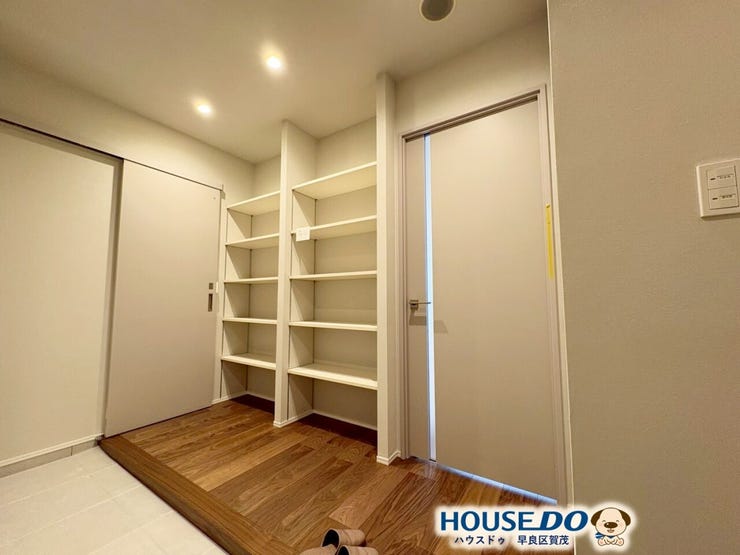 玄関の収納もたっぷりです♪