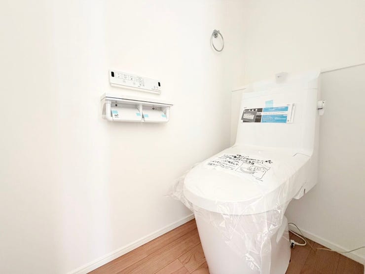 ◎トイレ(3/1撮影)
1・2階ともにウォシュレット付!2か所トイレがございますので、朝のトイレ渋滞も解消!