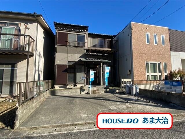 【外観】
名鉄バス「安松」停 約9分。
通勤通学も安心◎和室と洋室を兼ね備えた邸宅。2025年8月にリフォーム済で永く、心地よくお過ごしいただけそうです。
普通車並列2台駐車可能です。ガス機器は撤去予定。