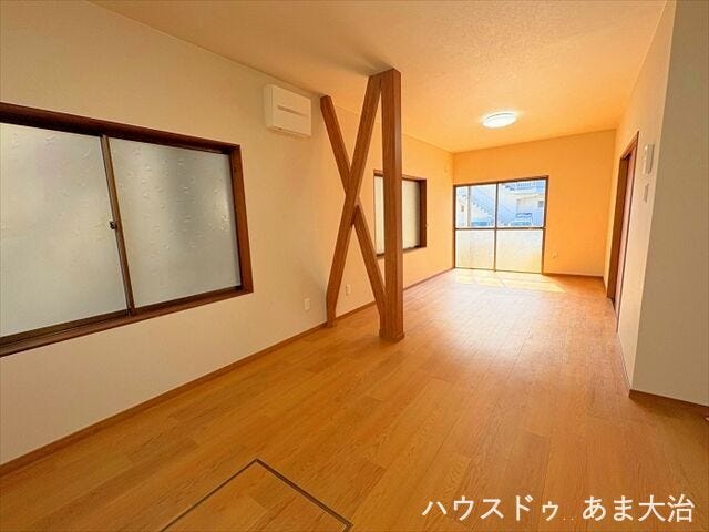 広々としたLDKは約14帖。しっかりと採光を確保できる空間ですね。