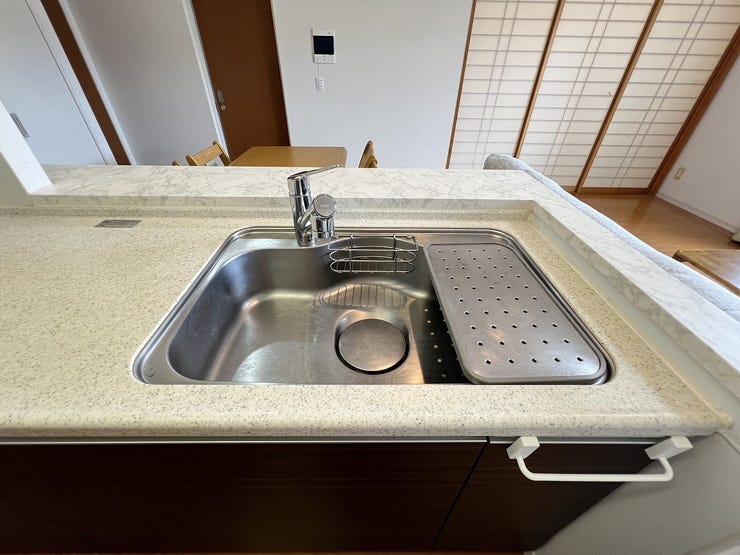 広々としたシンクで、洗い物もラクラク。