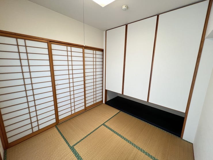 和室4.5帖!収納スペースがしっかり確保された、使い勝手の良い和室です。