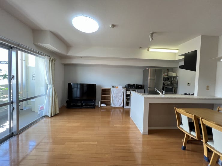 LDK16.2帖!明るい対面式キッチン。